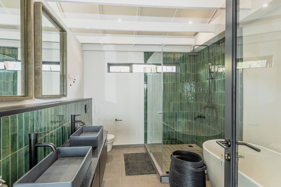 2 Bedroom Property for Sale in Green Point Western Cape